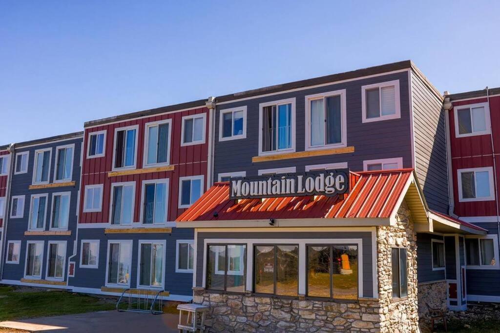 Mountain Lodge Getaway, Ski-In/Ski-Out, Heart Of The Village 斯诺肖 外观 照片