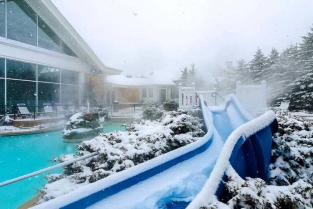 Mountain Lodge Getaway, Ski-In/Ski-Out, Heart Of The Village 斯诺肖 外观 照片